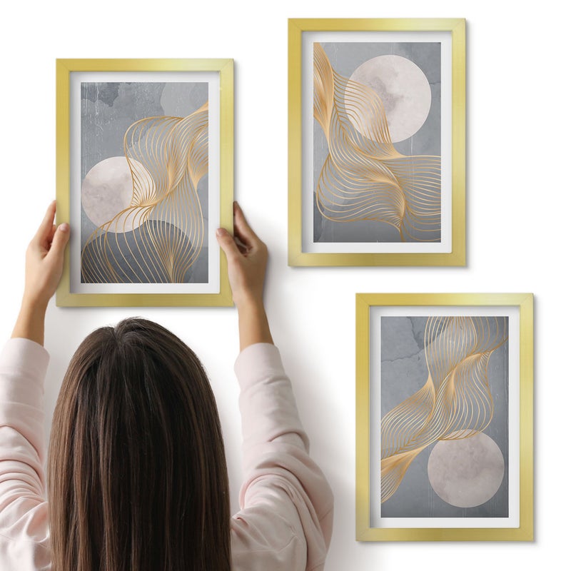 Galeria ścienna 3-częściowy komplet obrazów w złotych ramach - Abstrakcyjne wzory z falami i okręgami na szarym tle - ArtPrintCave
