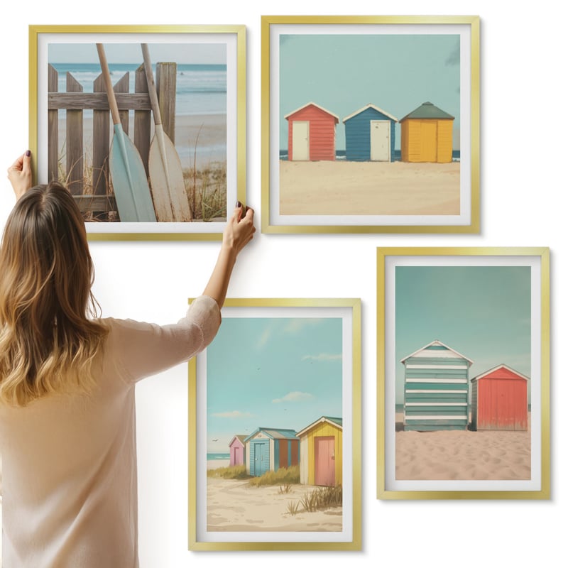 Galeria ścienna 4-częściowy komplet obrazów w złotych ramach - Kolorowe domki na plaży w letnim słońcu - ArtPrintCave
