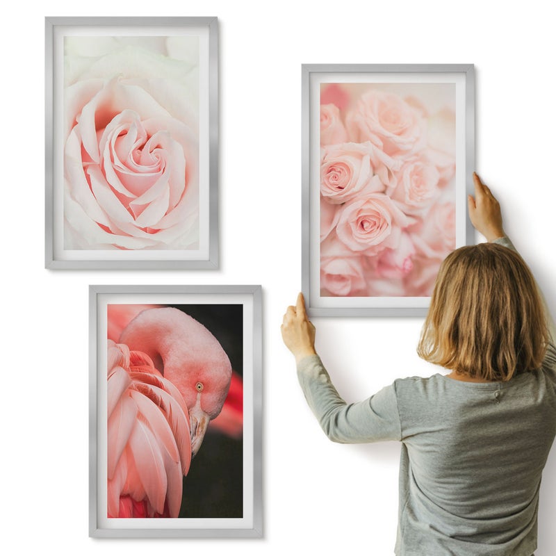 Galeria ścienna 3-częściowy komplet obrazów w srebrnych ramach - Pastelowe róże i flaming w delikatnych odcieniach - ArtPrintCave