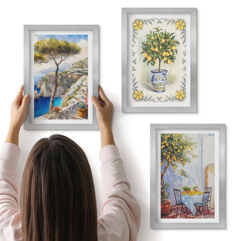 Galeria ścienna 3-częściowy komplet obrazów w srebrnych ramach - Widoki na morze z drzewami cytrynowymi - ArtPrintCave