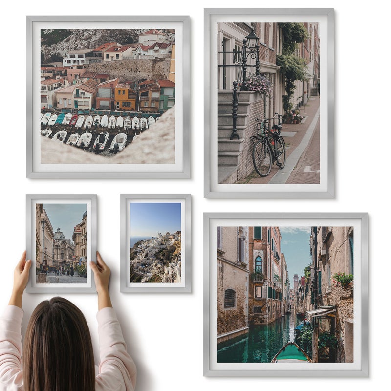 Galeria ścienna 5-częściowy komplet obrazów w srebrnych ramach - Urokliwe uliczki miast europejskich z rowerami i kanałami - ArtPrintCave