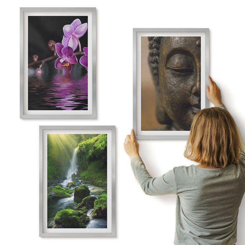 Galeria ścienna 3-częściowy komplet obrazów w srebrnych ramach - Kwiaty w wodzie wodospad z zielonymi skałami Budda - ArtPrintCave