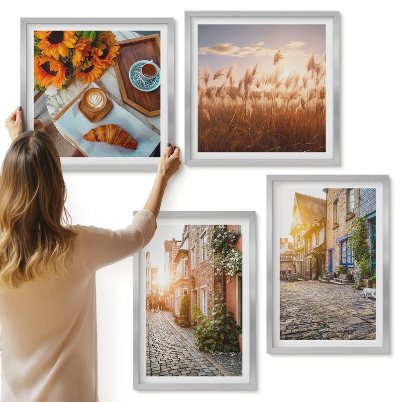 Galeria ścienna 4-częściowy komplet obrazów w srebrnych ramach - Urokliwe uliczki z kawą i słonecznikami - ArtPrintCave