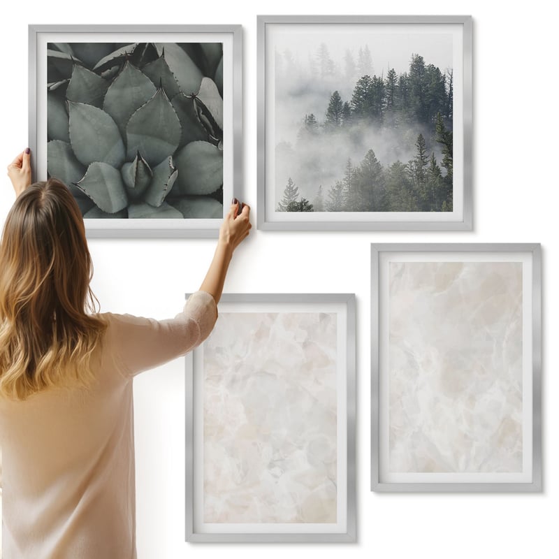 Galeria ścienna 4-częściowy komplet obrazów w srebrnych ramach - Kamienne pastelowe struktury białego marmuru - ArtPrintCave