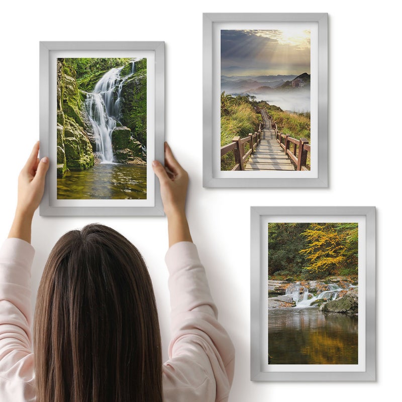Galeria ścienna 3-częściowy komplet obrazów w srebrnych ramach - Wodospady góry ścieżki w chmurach i jesienne widoki - ArtPrintCave