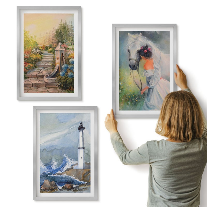 Galeria ścienna 3-częściowy komplet obrazów w srebrnych ramach - Scenerie przyrody latarnia morska i dziewczyna z koniem - ArtPrintCave