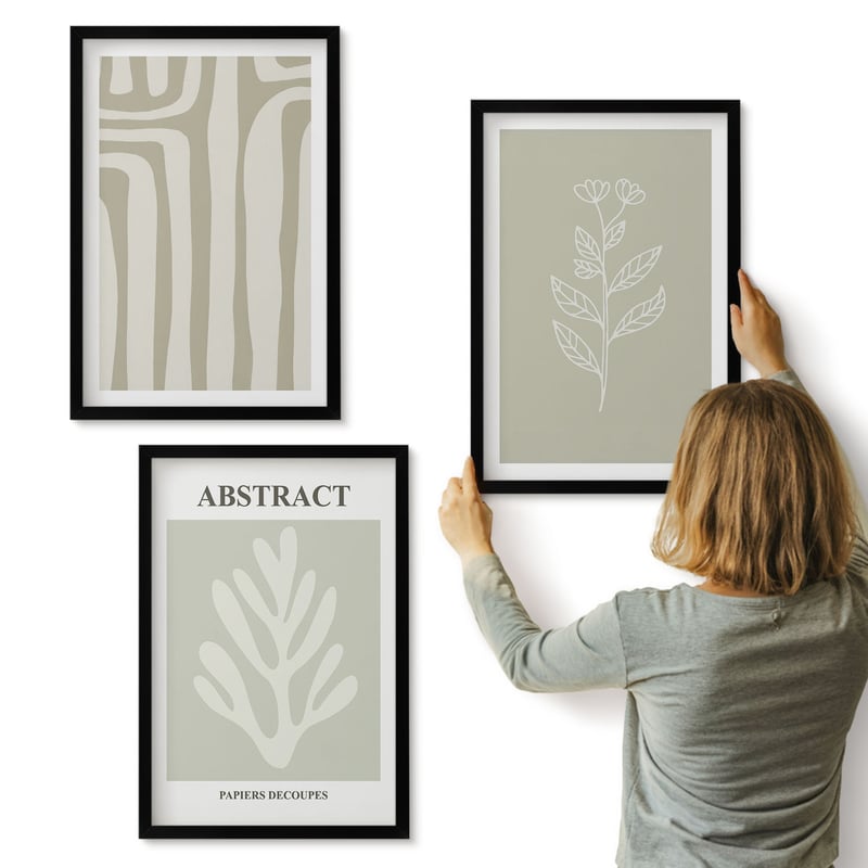 Galeria ścienna 3-częściowy komplet obrazów w czarnych ramach - Abstrakcyjne wzory roślinne w stonowanej kolorystyce - ArtPrintCave
