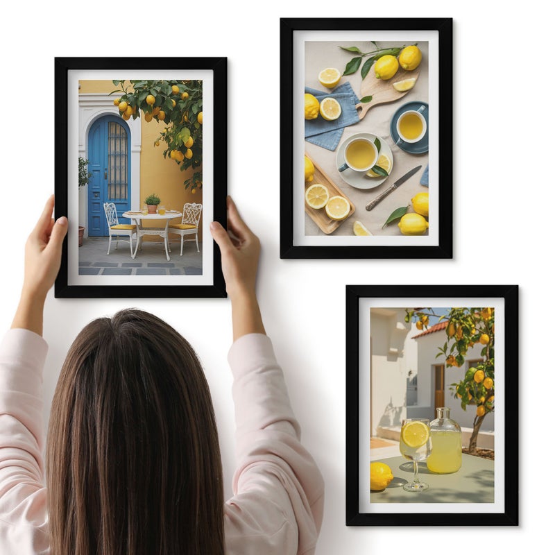 Galeria ścienna 3-częściowy komplet obrazów w czarnych ramach - Cytryny lemoniada niebieskich drzwi letnie widoki - ArtPrintCave