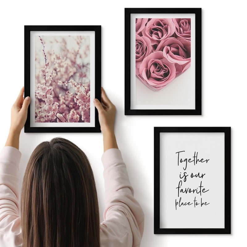Galeria ścienna 3-częściowy komplet obrazów w czarnych ramach - Kwiaty i bukiety róż z domowym napisem - ArtPrintCave