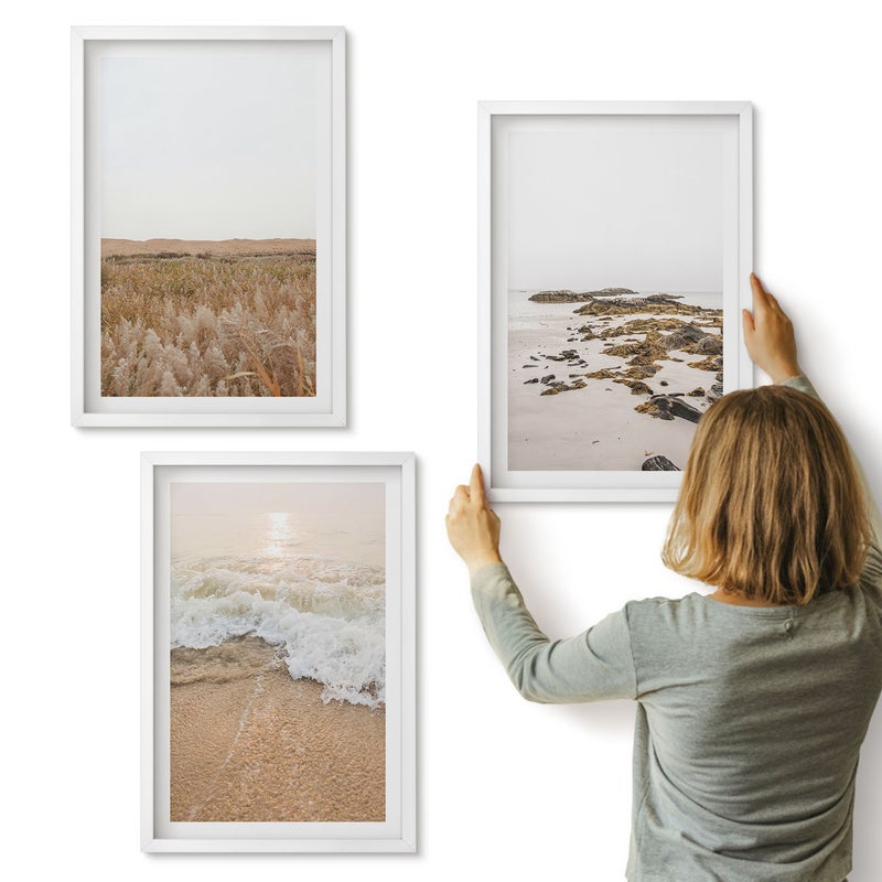 Galeria ścienna 3-częściowy komplet obrazów w białych ramach - Plaża z falami i kamieniami nadmorskimi lato - ArtPrintCave