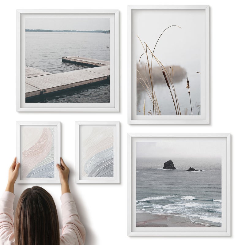 Galeria ścienna 5-częściowy komplet obrazów w białych ramach - Minimalistyczne pejzaże nadmorskie z delikatnymi falami - ArtPrintCave