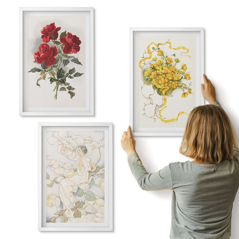 Galeria ścienna 3-częściowy komplet obrazów w białych ramach - Róże w czerwieni postać w bieli żółte kwiaty w wazonie - ArtPrintCave