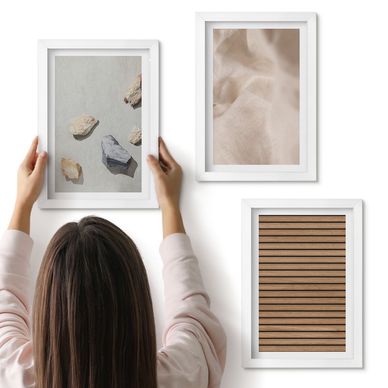 Galeria ścienna 3-częściowy komplet obrazów w białych ramach - Kamienie drewno tkanina różne tekstury - ArtPrintCave