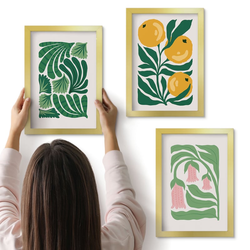 Galeria ścienna 3-częściowy komplet obrazów w złotych ramach - Minimalistyczne roślinne wzory z owocami i liśćmi - ArtPrintCave