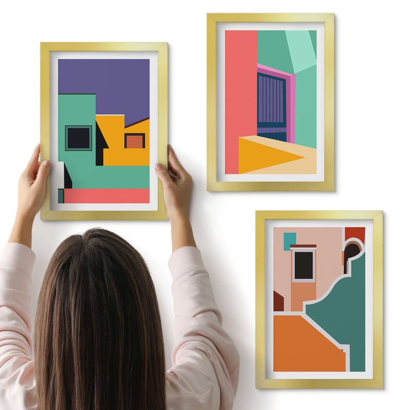 Galeria ścienna 3-częściowy komplet obrazów w złotych ramach - Kolorowe ilustracje miasta w stylu nowoczesnym - ArtPrintCave