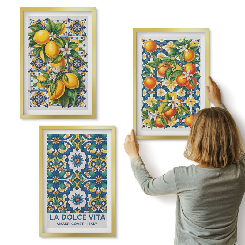 Galeria ścienna 3-częściowy komplet obrazów w złotych ramach - Cytrusy i kolorowe abstrakcyjne wzory postery - ArtPrintCave