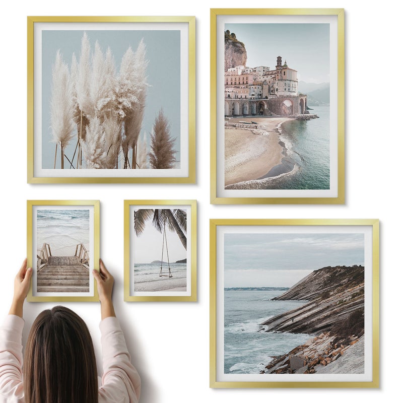 Galeria ścienna 5-częściowy komplet obrazów w złotych ramach - Stylowe widoki nadmorskie z plażami i architekturą - ArtPrintCave