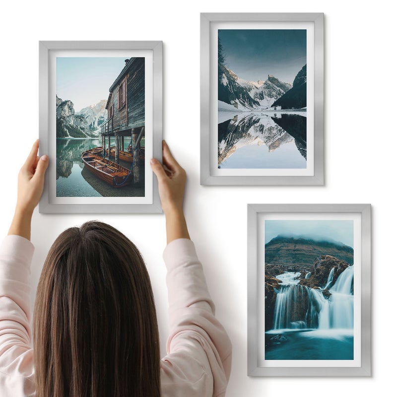 Galeria ścienna 3-częściowy komplet obrazów w srebrnych ramach - Górskie krajobrazy z wodospadem i jeziorem - ArtPrintCave