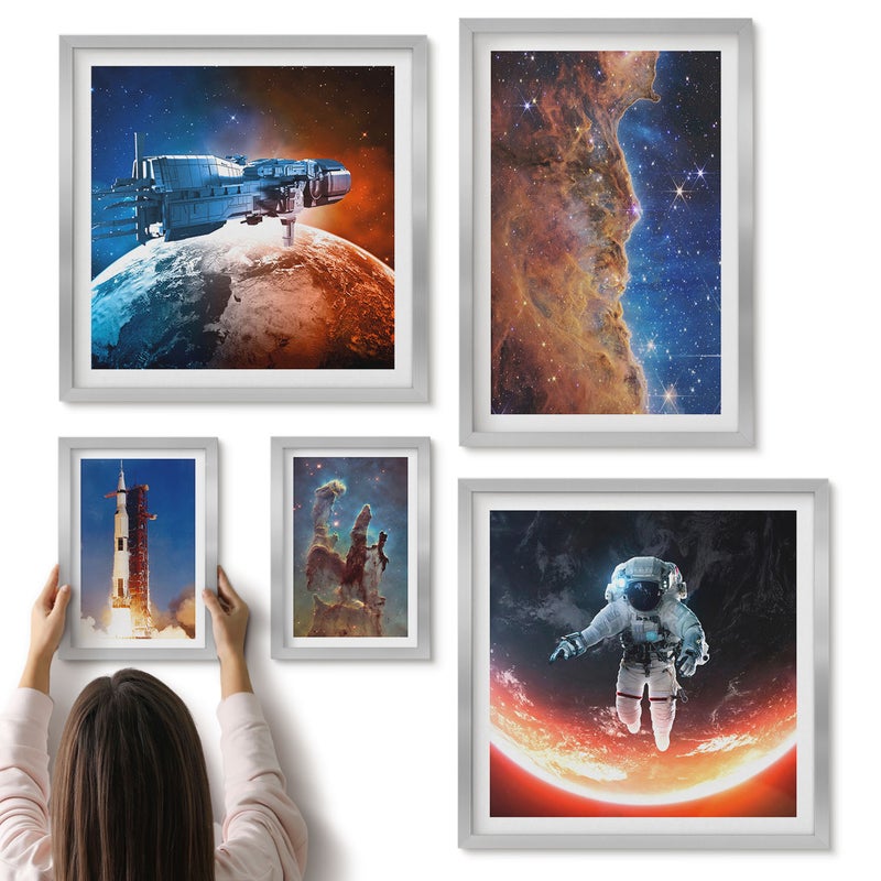 Galeria ścienna 5-częściowy komplet obrazów w srebrnych ramach - Kosmiczne podróże eksploracja wszechświata i galaktyk - ArtPrintCave