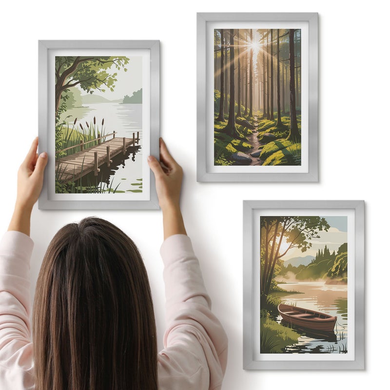 Galeria ścienna 3-częściowy komplet obrazów w srebrnych ramach - Spokojne krajobrazy lasu i jeziora z łódką - ArtPrintCave