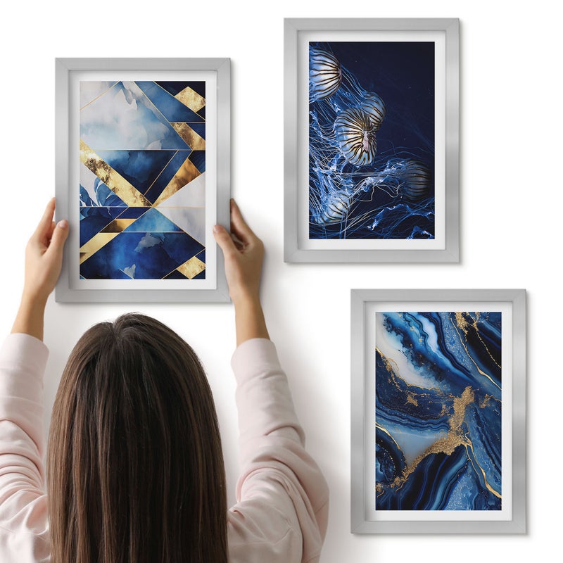 Galeria ścienna 3-częściowy komplet obrazów w srebrnych ramach - Abstrakcyjne eleganckie wzory z akcentami - ArtPrintCave