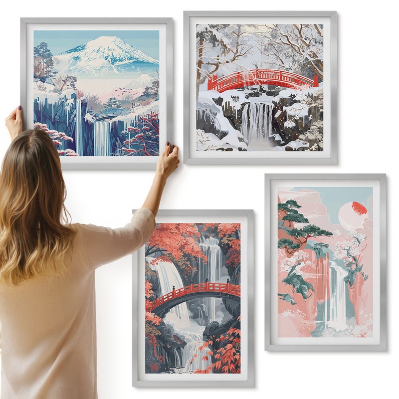 Galeria ścienna 4-częściowy komplet obrazów w srebrnych ramach - Wodospady w różnych porach roku z mostkami i drzewami - ArtPrintCave