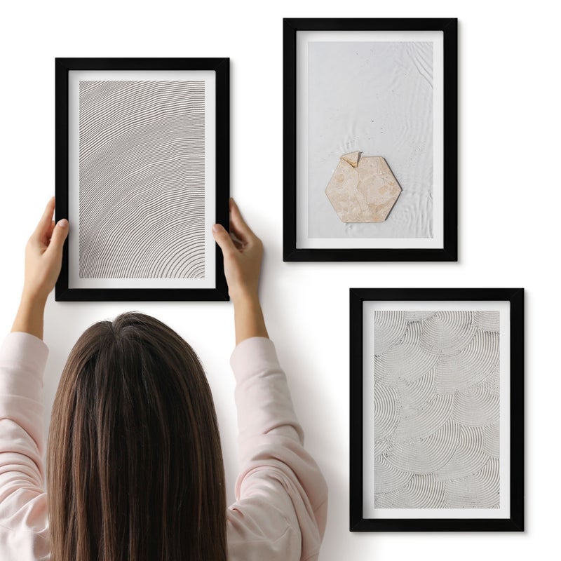 Galeria ścienna 3-częściowy komplet obrazów w czarnych ramach - Jasne tekstury na piasku styl boho delikatny - ArtPrintCave
