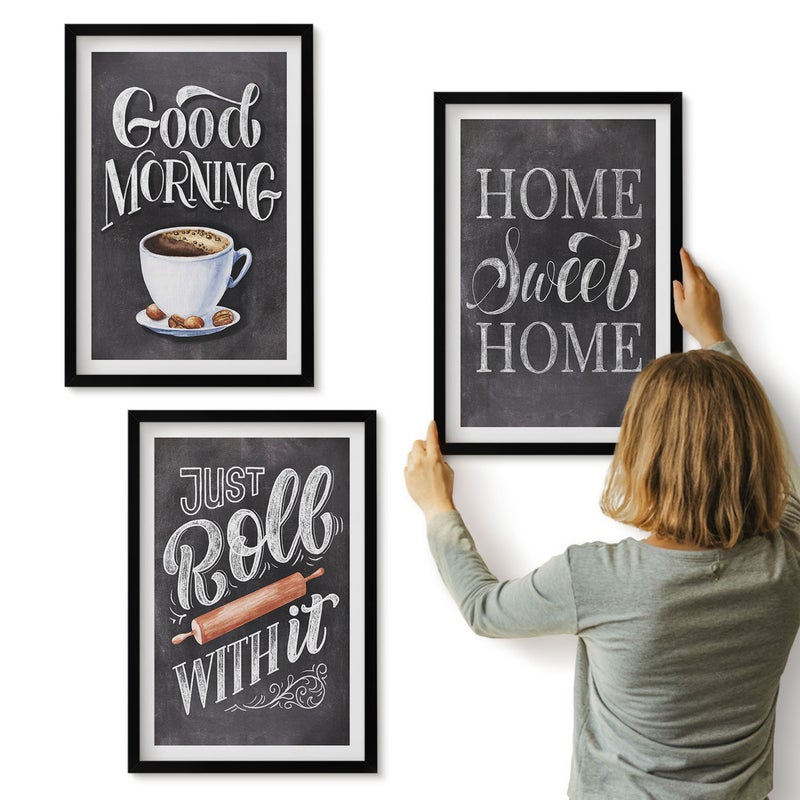 Galeria ścienna 3-częściowy komplet obrazów w czarnych ramach - Domowe motywy kuchenne napisy na tablicy - ArtPrintCave