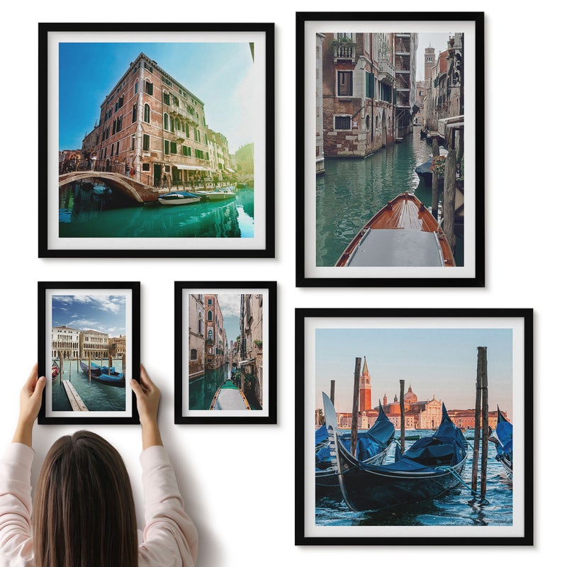 Galeria ścienna 5-częściowy komplet obrazów w czarnych ramach - Weneckie kanały i urokliwe gondole w mieście - ArtPrintCave