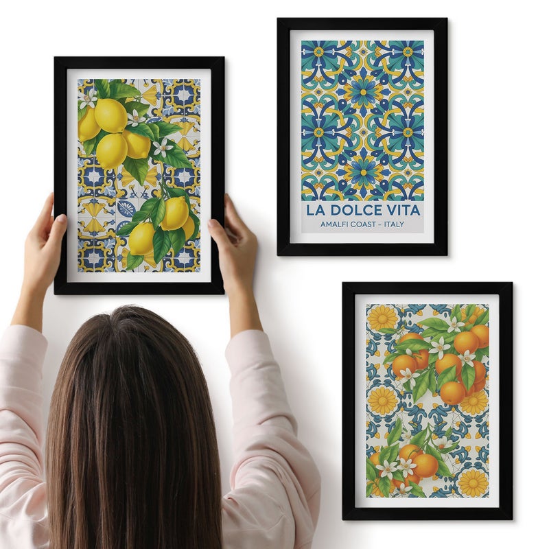 Galeria ścienna 3-częściowy komplet obrazów w czarnych ramach - Cytryny kwiaty i pomarańcze w stylu włoskim - ArtPrintCave