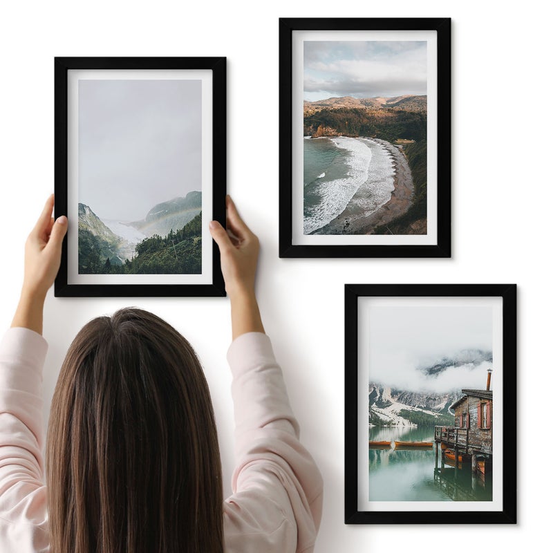 Galeria ścienna 3-częściowy komplet obrazów w czarnych ramach - Widoki gór i plaży z chmurami i wodą - ArtPrintCave