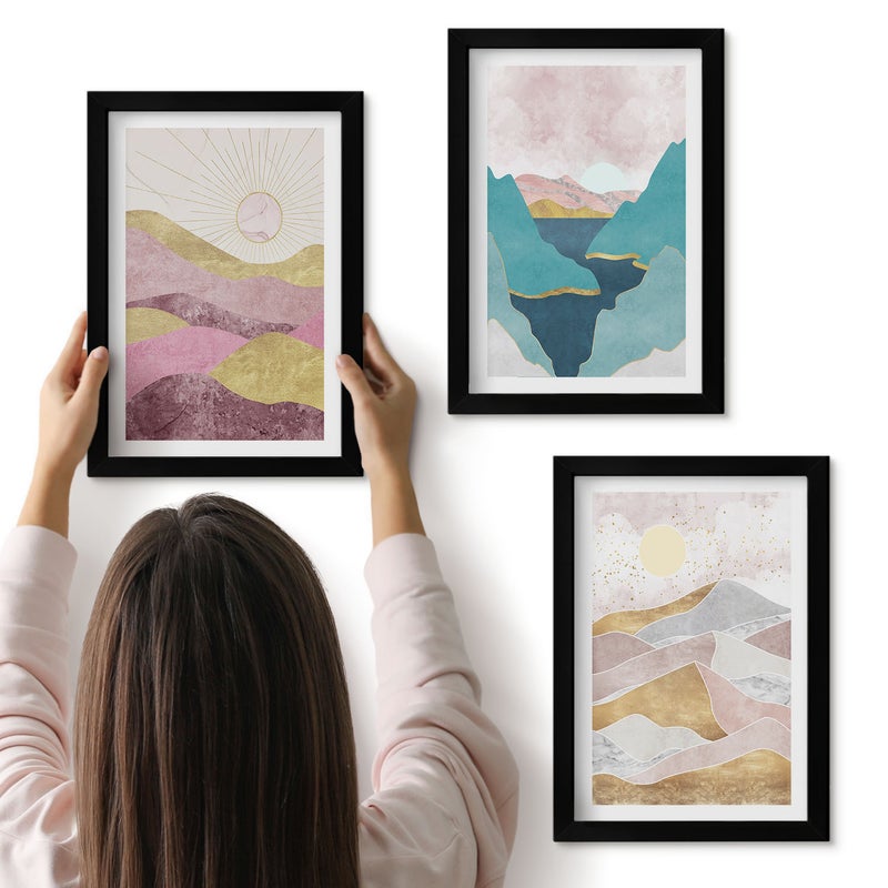 Galeria ścienna 3-częściowy komplet obrazów w czarnych ramach - Abstrakcyjne krajobrazy z górami i słońcem - ArtPrintCave