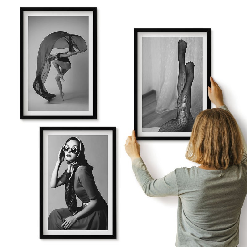 Galeria ścienna 3-częściowy komplet obrazów w czarnych ramach - Stylowe czarno-białe portrety kobiet w eleganckich pozach - ArtPrintCave
