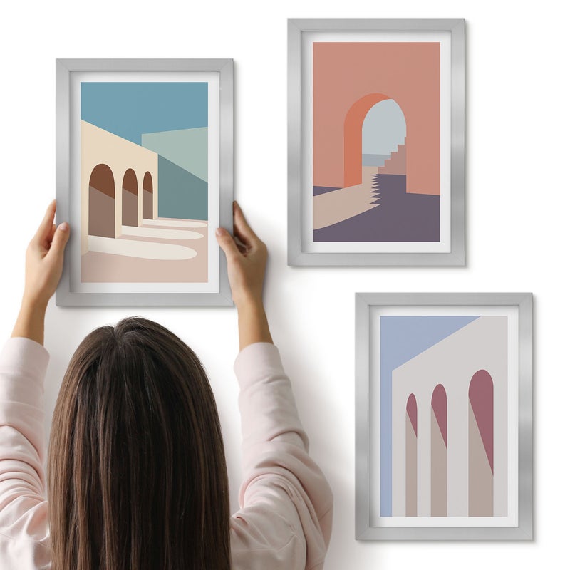Galeria ścienna 3-częściowy komplet obrazów w srebrnych ramach - Pastelowe minimalistyczne grafiki architektury miejskiej - ArtPrintCave
