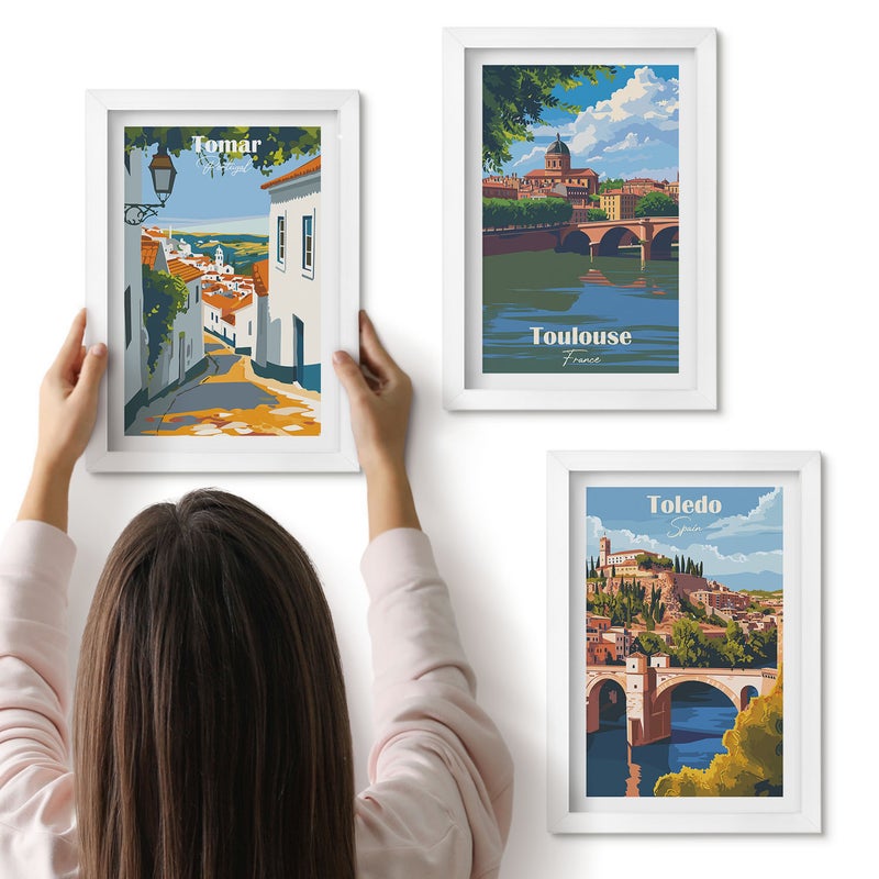 Galeria ścienna 3-częściowy komplet obrazów w białych ramach - Grafiki znanych miast w stylu retro - ArtPrintCave
