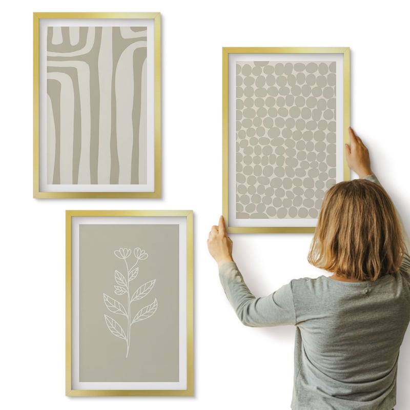 Galeria ścienna 3-częściowy komplet obrazów w złotych ramach - Wzory roślinne i geometryczne w stonowanej kolorystyce - ArtPrintCave