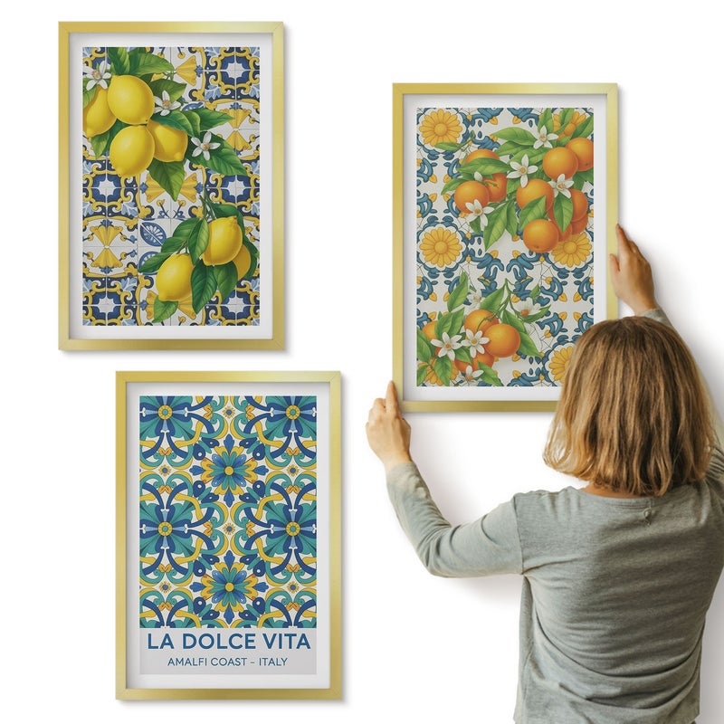 Galeria ścienna 3-częściowy komplet obrazów w złotych ramach - Cytryny kwiaty i pomarańcze w stylu włoskim - ArtPrintCave