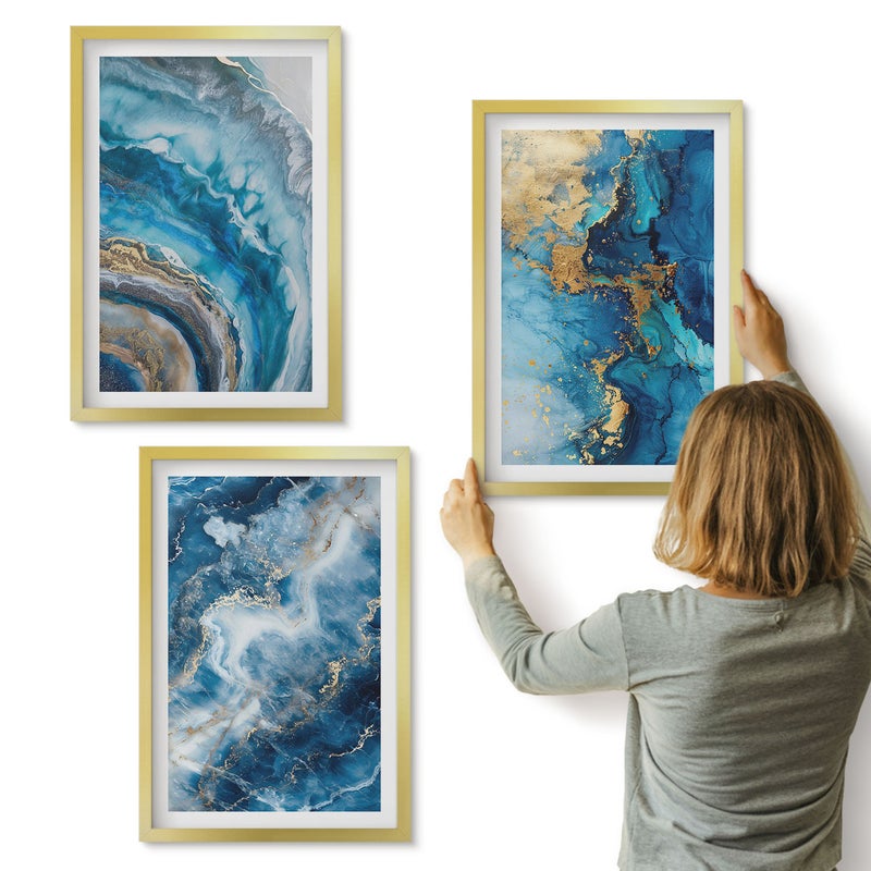 Galeria ścienna 3-częściowy komplet obrazów w złotych ramach - Niebieskie abstrakcyjne wzory - ArtPrintCave