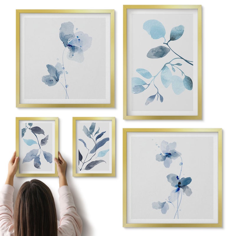 Galeria ścienna 5-częściowy komplet obrazów w złotych ramach - Roślinne akcenty w delikatnych odcieniach niebieskiego - ArtPrintCave