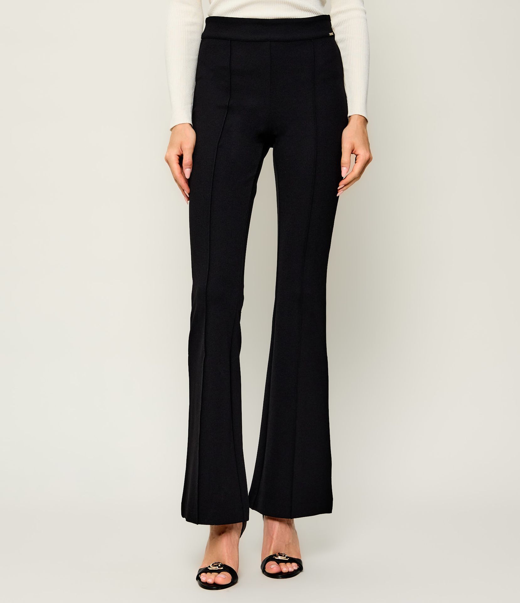 GUESS Spodnie Evelina flare fit
