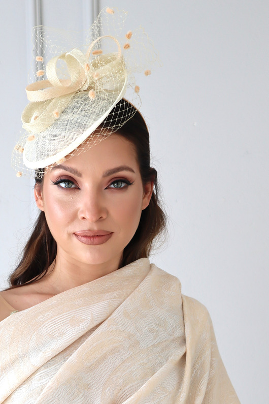 OFELIA toczek ivory/ecru z woalką