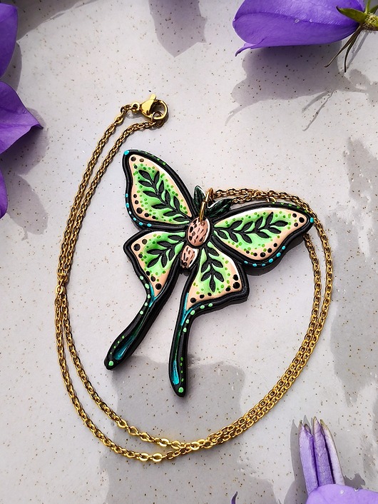 Wróżkowa biżuteria z motylami inspirowana magicznym lasem, boho