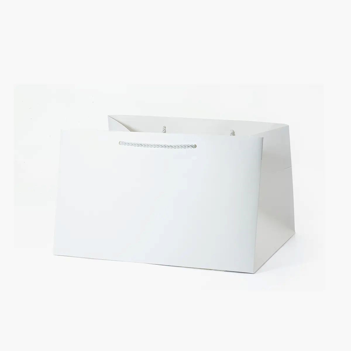 Torba papierowa laminowana biała prezentowa z uchwytami 355x275x215 mm