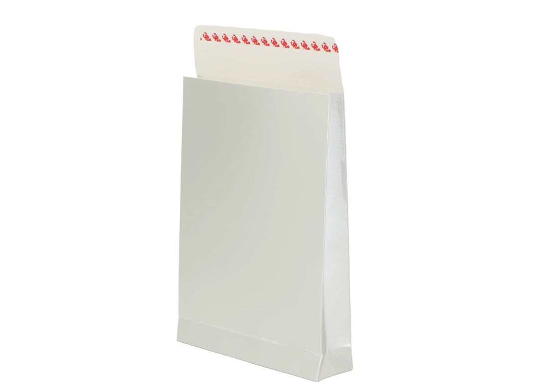 Koperta kartonowa C7 z paskiem klejącym 80x120x30mm srebrna 220g 10szt