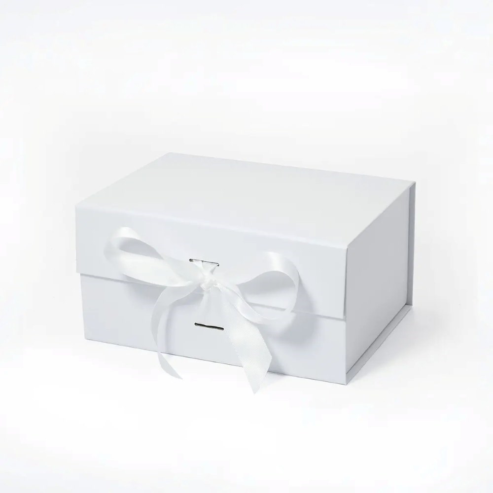 Pudełko Magnetyczne Białe Z Wstążką B6 200x150x100mm(zew) Na Prezent