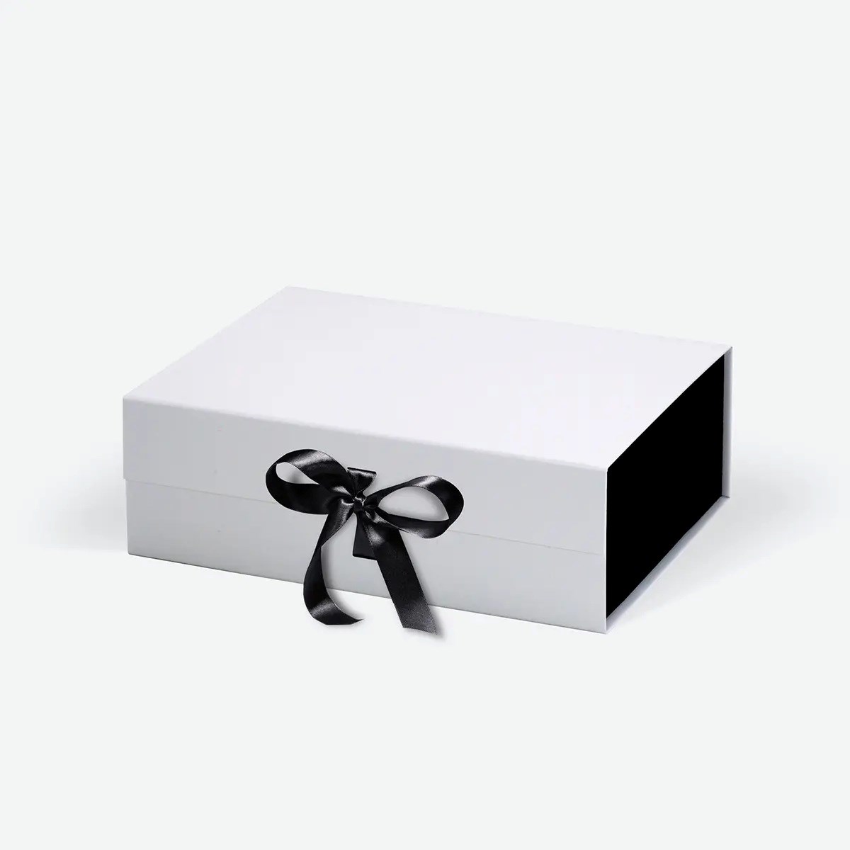 Pudełko Magnetyczne Biało-Czarne Z Wstążką 330x255x115mm Prezentowe
