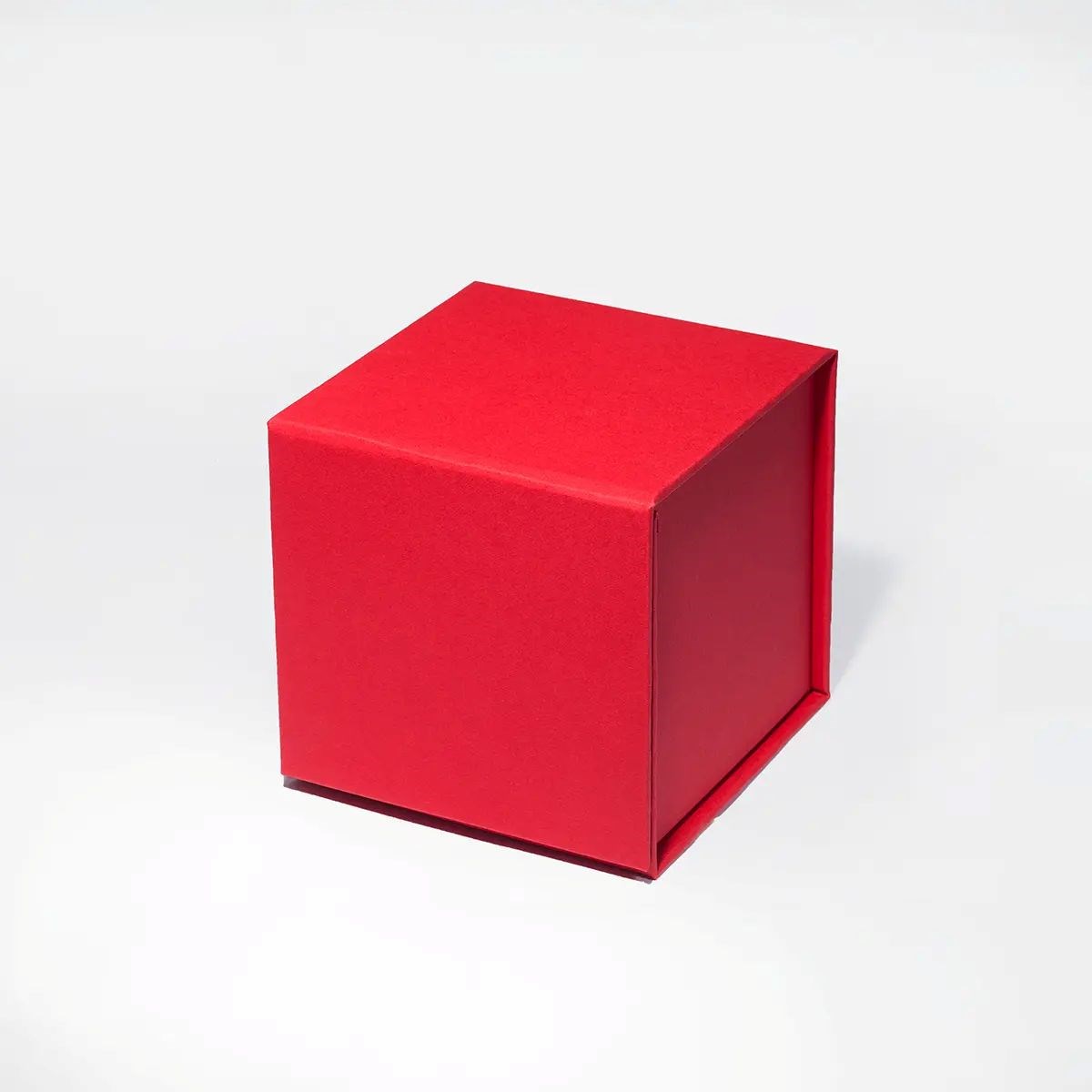Pudełko magnetyczne kostka XXS czerwone 76x76x76 mm prezentowe