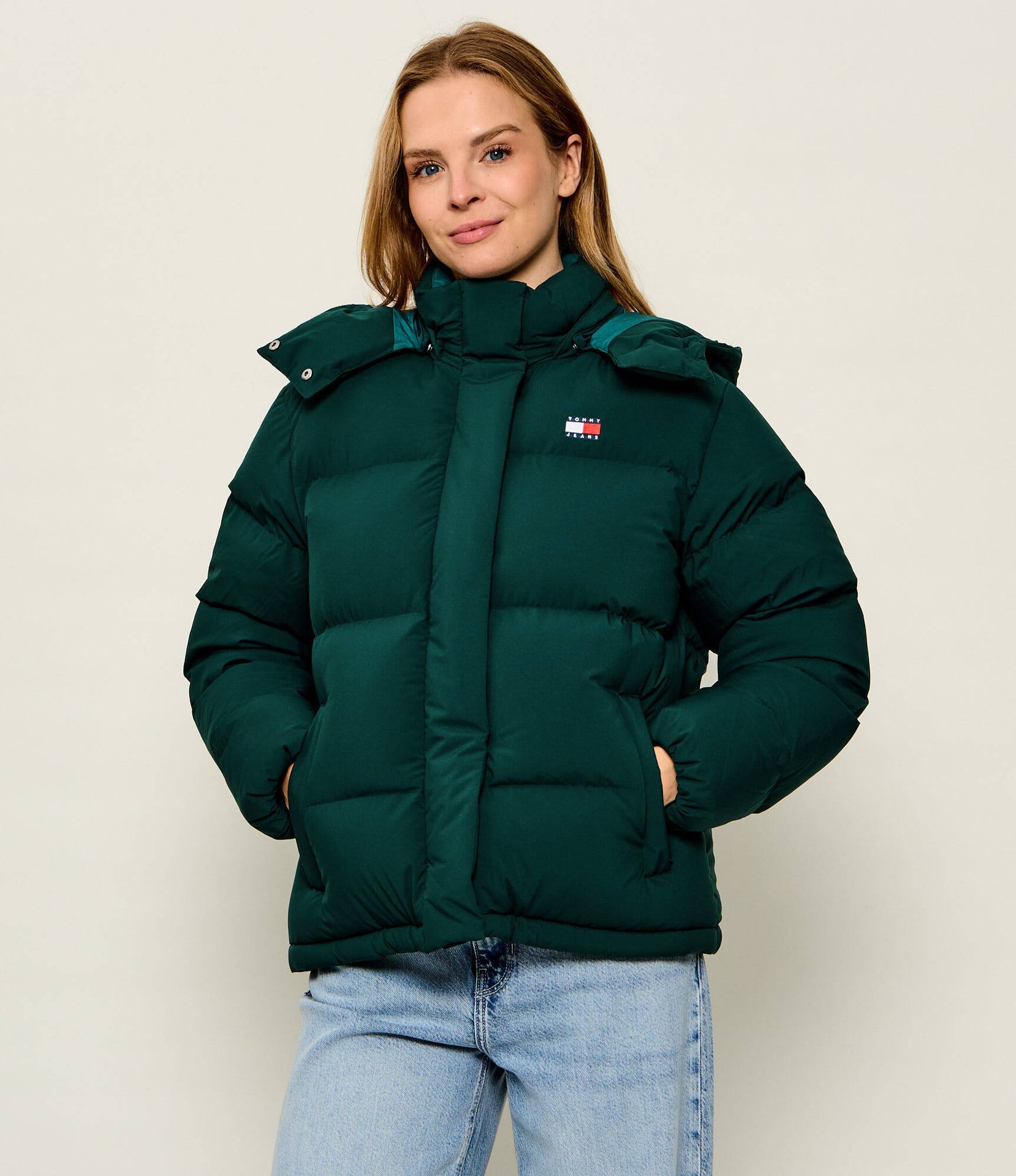 Tommy Jeans Puchowa kurtka Alaska Regular Fit