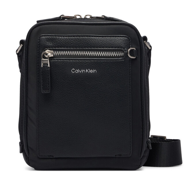 Saszetka Calvin Klein Ssnl Raised Logo Reporter LV04D3500G Czarny