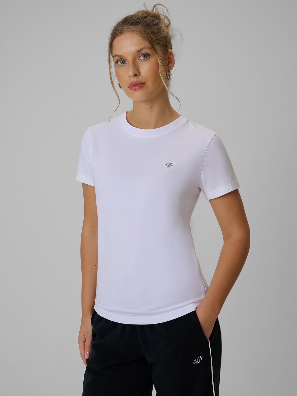 4F T-shirt regular gładki damski - biały XS